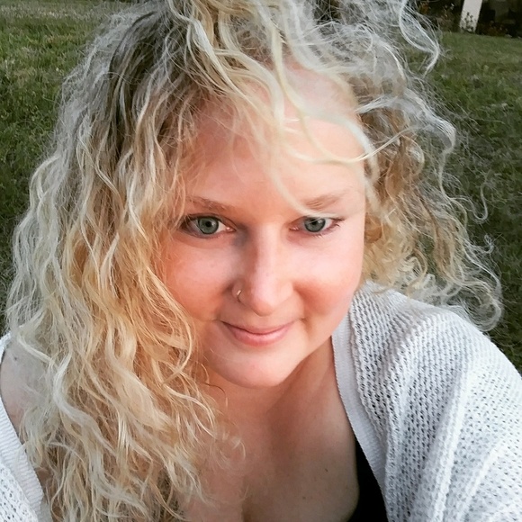 Meet your Posher, Lindsey - Picture 1 of 1